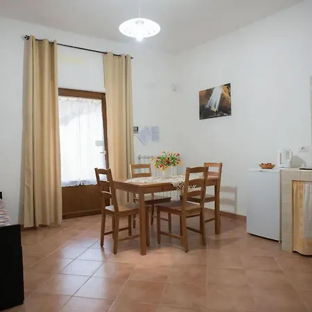 Bed & Breakfast Red Rose 3*