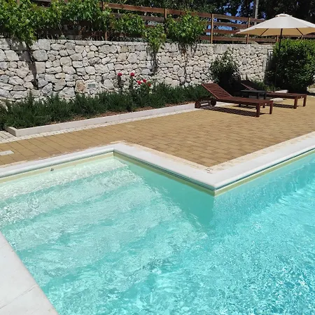 Red Rose Bed & Breakfast