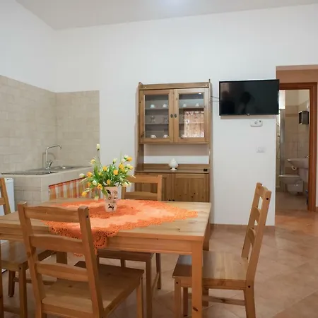 红玫瑰住宿加早餐旅馆 4*