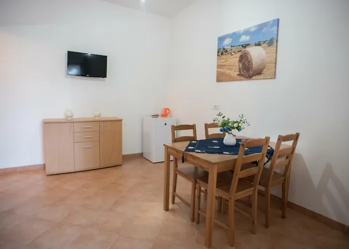 Bed & Breakfast Red Rose 4*